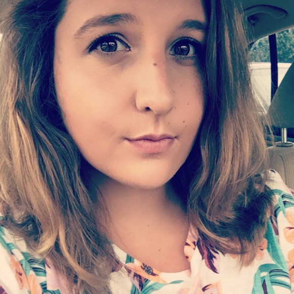 Meet your Posher, Taylor - Picture 1 of 1